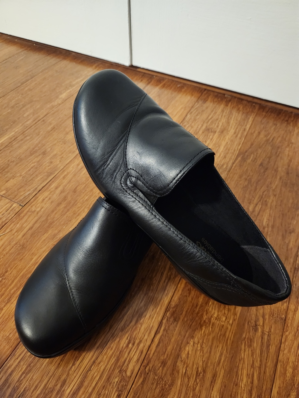 Clarks Bendables Womens Loafers Black Leather Slip On Shoes Comfy Casual 9 W